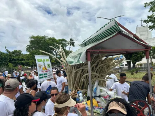 
				
					Feijoada, acarajé e cerveja: veja 'cardápio' da Lavagem do Bonfim
				
				