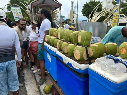 
				
					Feijoada, acarajé e cerveja: veja 'cardápio' da Lavagem do Bonfim
				
				