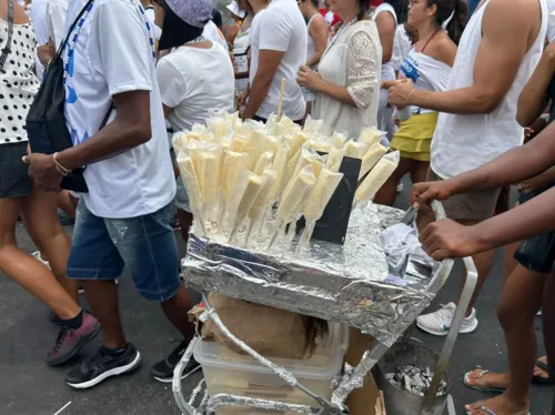 
				
					Feijoada, acarajé e cerveja: veja 'cardápio' da Lavagem do Bonfim
				
				