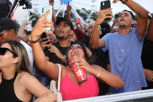 
				
					Festival de Verão: veja galeria de fotos deste sábado (27)
				
				