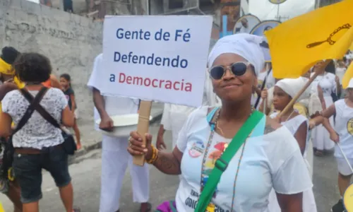 
				
					Fiéis realizam caminhada em Itapuã em combate a intolerância religiosa
				
				