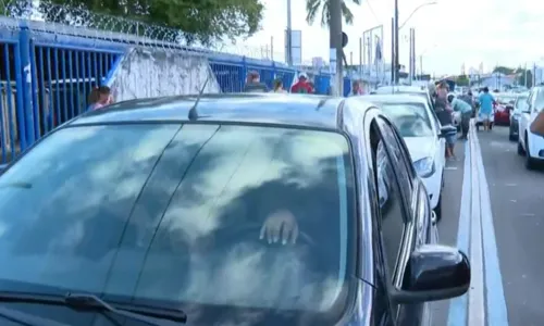 
				
					Fila de espera no ferry-boat passa de 4 horas nesta quinta-feira (8)
				
				