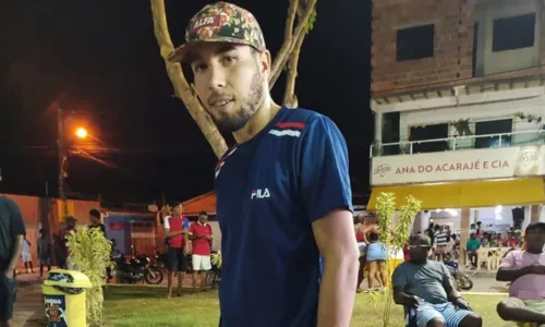 
				
					Filho único e pai: conheça motorista por aplicativo morto em assalto
				
				