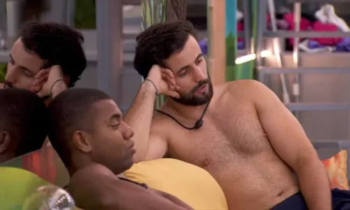 
				
					'Fofoca' de Buda causa confusão nesta madrugada no 'BBB 24'
				
				