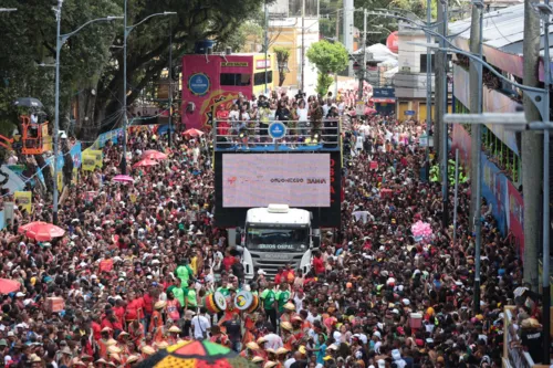 
				
					Fotos: Olodum desfila no Campo Grande nesta terça (12)
				
				