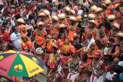 
				
					Fotos: Olodum desfila no Campo Grande nesta terça (12)
				
				