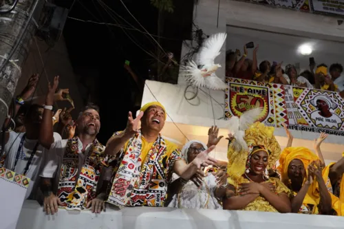 
				
					Fotos: veja imagens da saída do Ilê Aiyê, no Curuzu
				
				