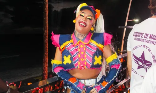 
				
					Fotos: veja os famosos que estão curtindo o Carnaval de Salvador
				
				
