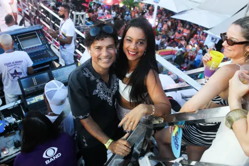 
				
					Fotos: veja os famosos que estão curtindo o Carnaval de Salvador
				
				