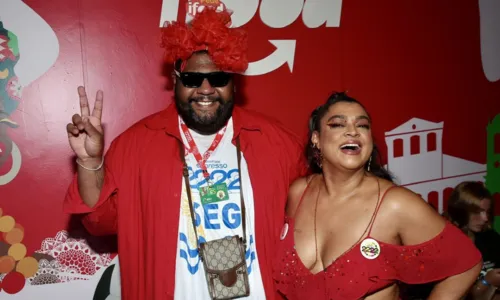 
				
					Fotos: veja os famosos que estão curtindo o Carnaval de Salvador
				
				