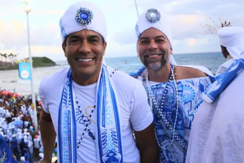 
				
					Fotos: veja os famosos que estão curtindo o Carnaval de Salvador
				
				