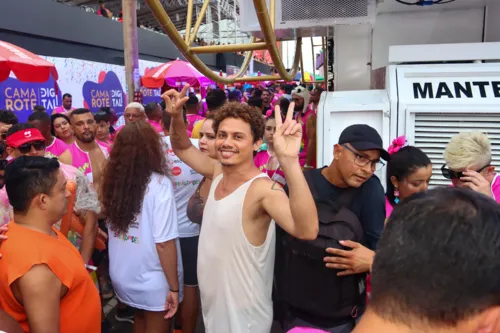 
				
					Galeria: famosos curtem 2º dia de Carnaval em Salvador
				
				