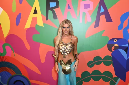 
				
					Galeria: famosos participam do “Baile da Arara” no Rio de Janeiro
				
				