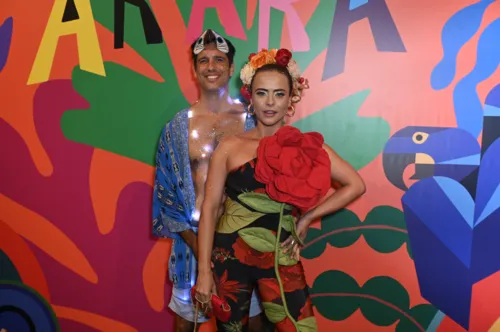 
				
					Galeria: famosos participam do “Baile da Arara” no Rio de Janeiro
				
				
