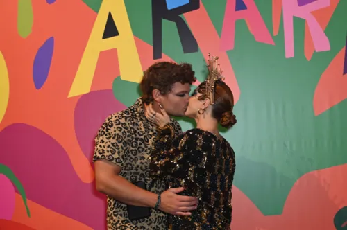 
				
					Galeria: famosos participam do “Baile da Arara” no Rio de Janeiro
				
				