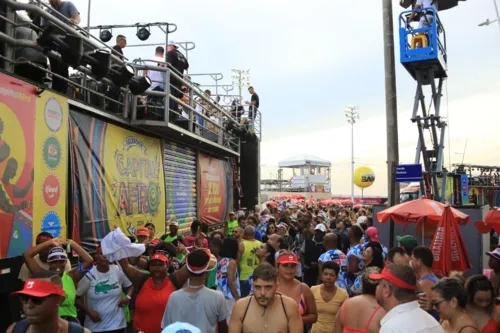 
				
					Galeria: veja fotos do 1º dia do Carnaval de Salvador no circuito Dodô
				
				