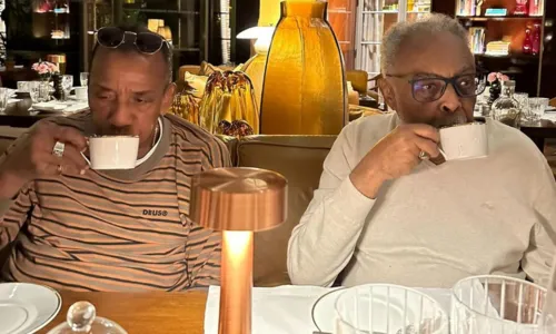
				
					Gilberto Gil posta registro raro de Jorge Ben Jor sem óculos
				
				