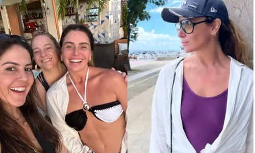 
				
					Giovanna Antonelli surge de biquíni em folga com as amigas na Bahia
				
				