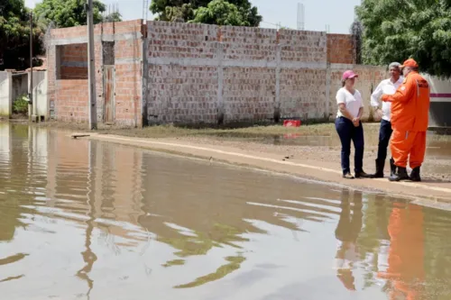 
				
					Governador visita municípios atingidos por temporais no oeste da Bahia
				
				