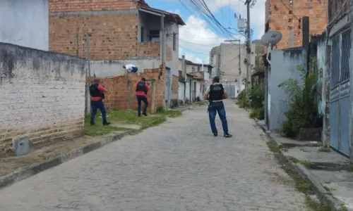 
				
					Homem é preso por manter mulher e filhos em cárcere privado na BA
				
				