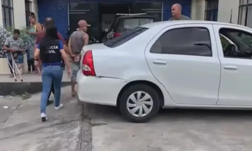 
				
					Homem é preso suspeito de matar cunhado na frente da sobrinha na Bahia
				
				