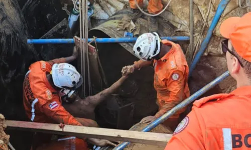 
				
					Homem que ficou preso em tubulação recebe alta em Salvador
				
				