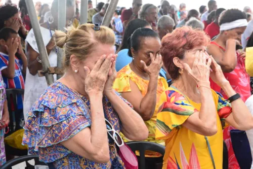 
				
					Homenagem a Santa Luzia: veja fotos da celebração em Salvador
				
				