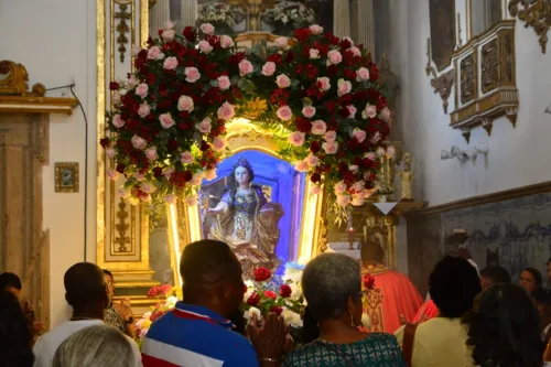 
				
					Homenagem a Santa Luzia: veja fotos da celebração em Salvador
				
				