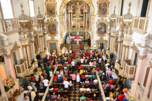 
				
					Homenagem a Santa Luzia: veja fotos da celebração em Salvador
				
				