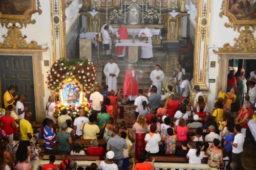 
				
					Homenagem a Santa Luzia: veja fotos da celebração em Salvador
				
				