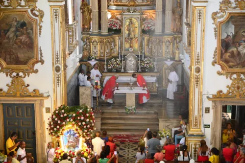 
				
					Homenagem a Santa Luzia: veja fotos da celebração em Salvador
				
				