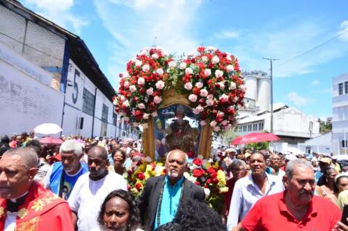 
				
					Homenagem a Santa Luzia: veja fotos da celebração em Salvador
				
				