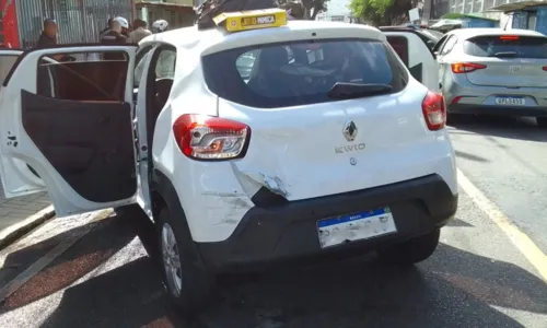 
				
					Homens são presos por roubo de carro após perseguição no Barbalho
				
				