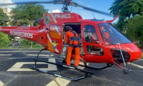 
				
					Idosa de 81 anos é resgatada de helicóptero na Ilha de Itaparica
				
				