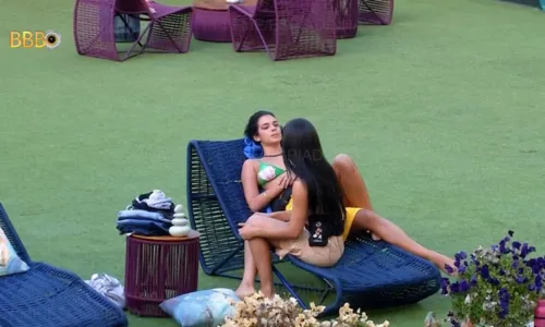 
				
					Isabelle chora após ser chamada no confessionário do 'BBB 24'
				
				