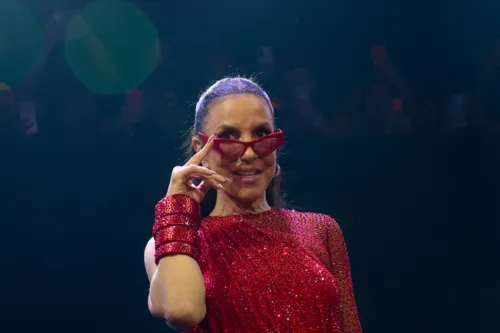 
				
					Ivete Sangalo segue maratona de carnaval fora da Bahia
				
				