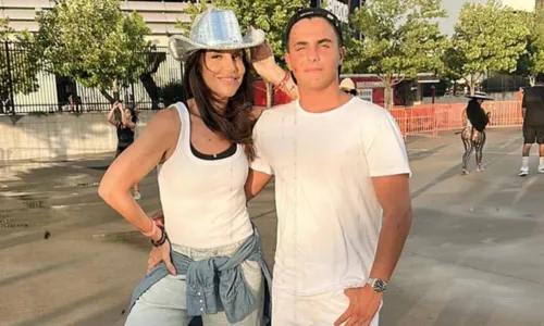 
				
					Ivete sobre ausência de filho no Festival Virada: 'Já tá na maldade'
				
				