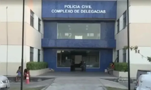 
				
					Jovem de 22 anos é achado morto em Feira de Santana
				
				