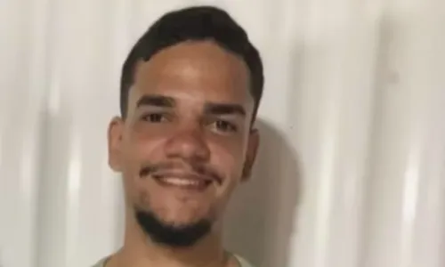 
				
					Jovem morre após cair de torre de internet durante manutenção na Bahia
				
				