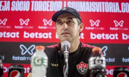 
				
					Técnico Léo Condé é demitido do Vitória após derrotas na Série A
				
				