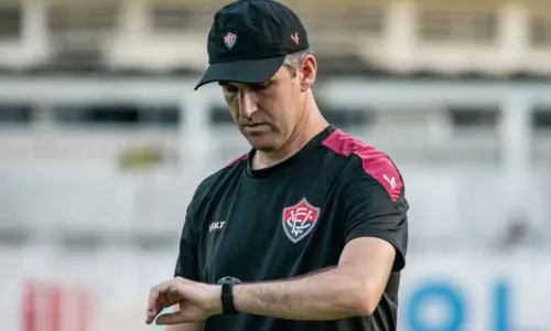 
				
					Técnico Léo Condé é demitido do Vitória após derrotas na Série A
				
				