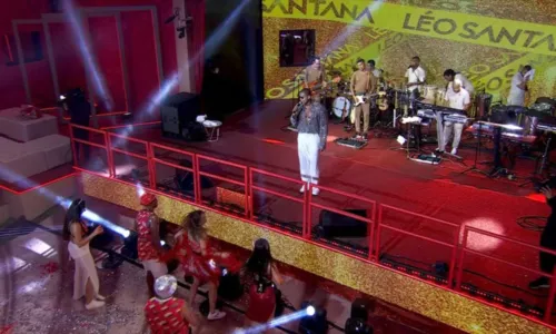 
				
					Léo Santana canta música nova na festa do 'BBB 24'; VÍDEO
				
				