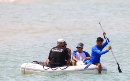 
				
					Lewis Hamilton na Bahia: piloto aproveita passeio de barco em Trancoso
				
				