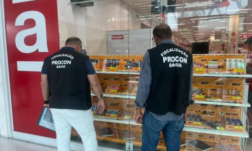 
				
					Lojas de material escolar são flagradas pelo Procon em Salvador
				
				