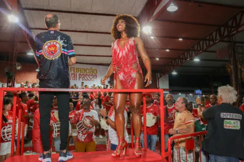 
				
					Lore Improta, Erika Januza e mais: veja ensaio do Carnaval do Rio
				
				