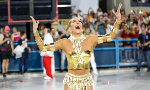 
				
					Lore, Rafa Kalimann e mais famosas quebram tudo em ensaio de Carnaval
				
				