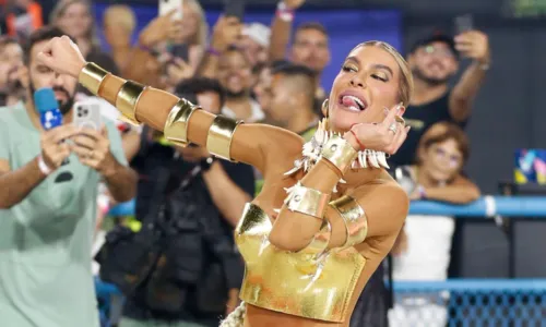 
				
					Lore, Rafa Kalimann e mais famosas quebram tudo em ensaio de Carnaval
				
				