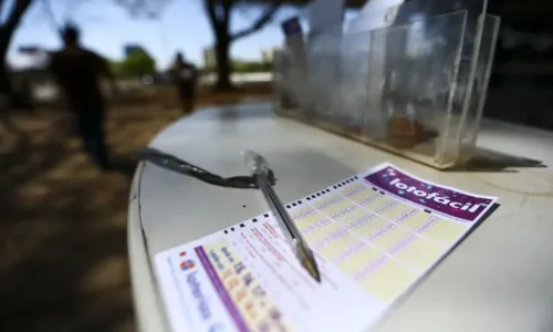 
				
					Lotofácil: 12 apostas da Bahia são premiadas no concurso 2993
				
				