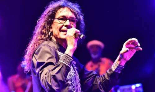 
				
					Luiz Caldas realiza show em Salvador com canções de forró
				
				