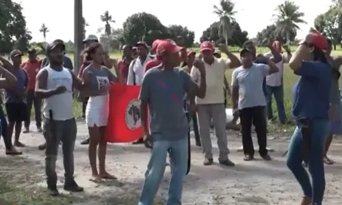 
				
					MST ocupa área de fazenda na BA; Governo Federal rebate movimento
				
				